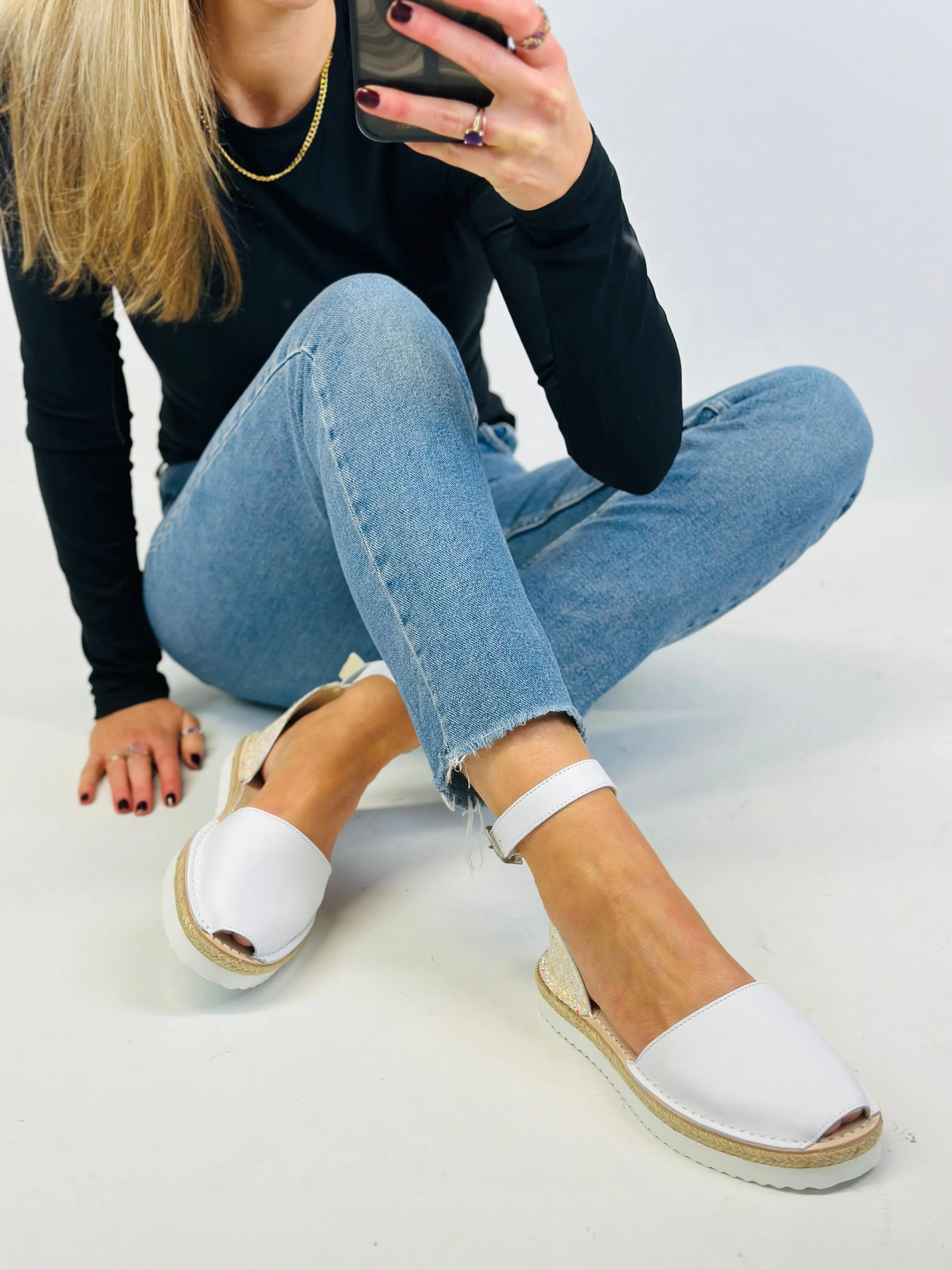 SAMPLE SALE Bliss White Lowform size 39