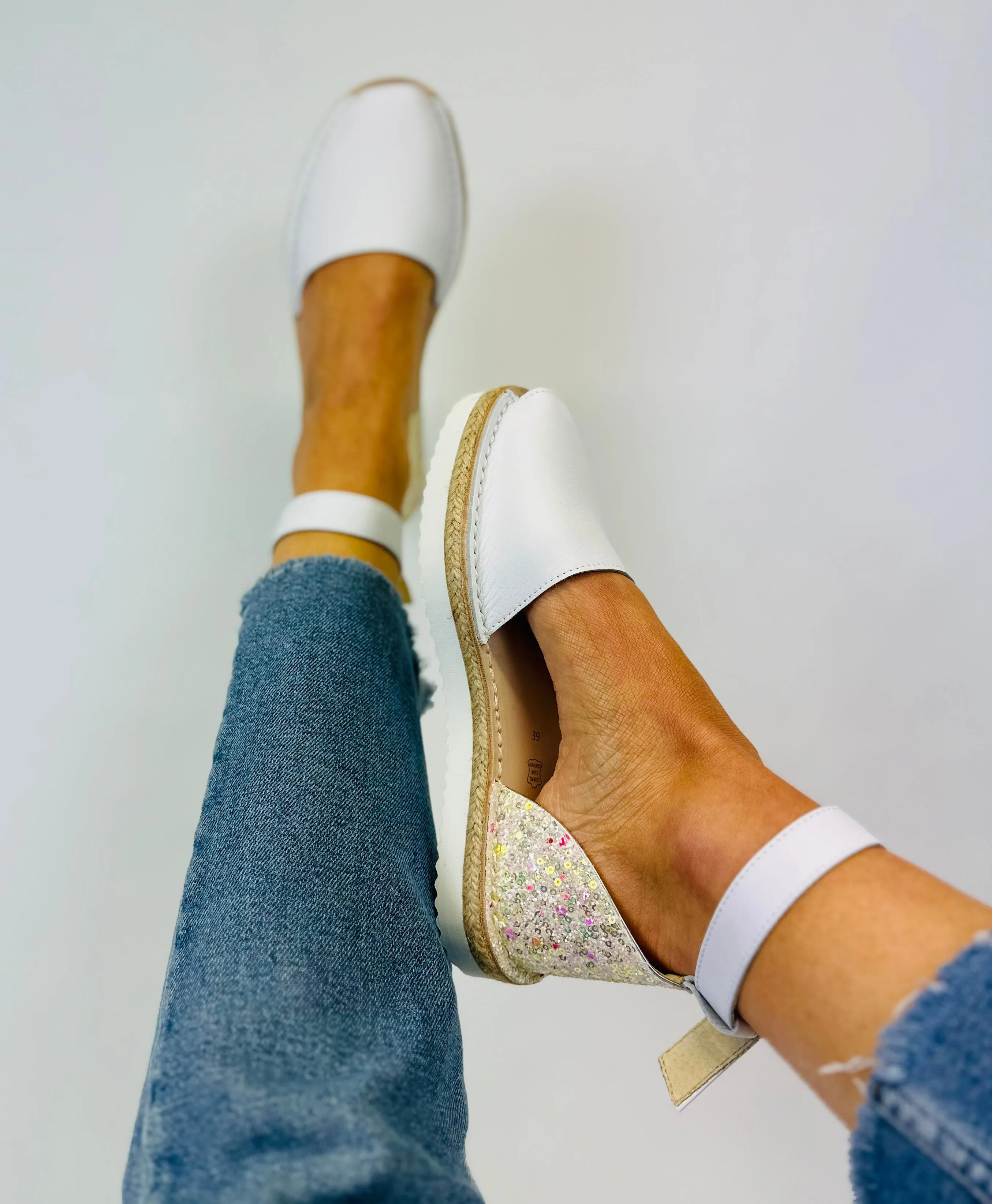 SAMPLE SALE Bliss White Lowform size 39